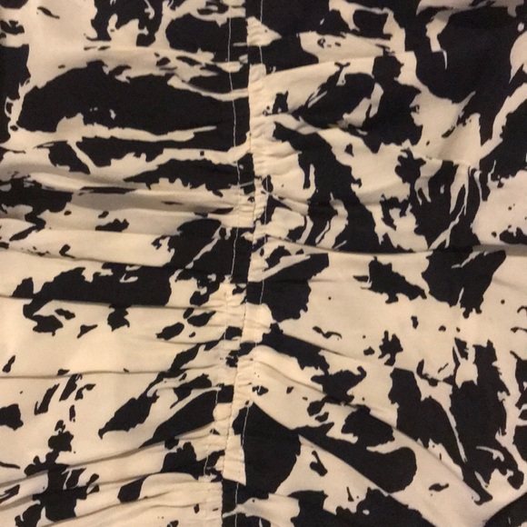 Silk Black and white flared mini dress - Picture 4 of 5